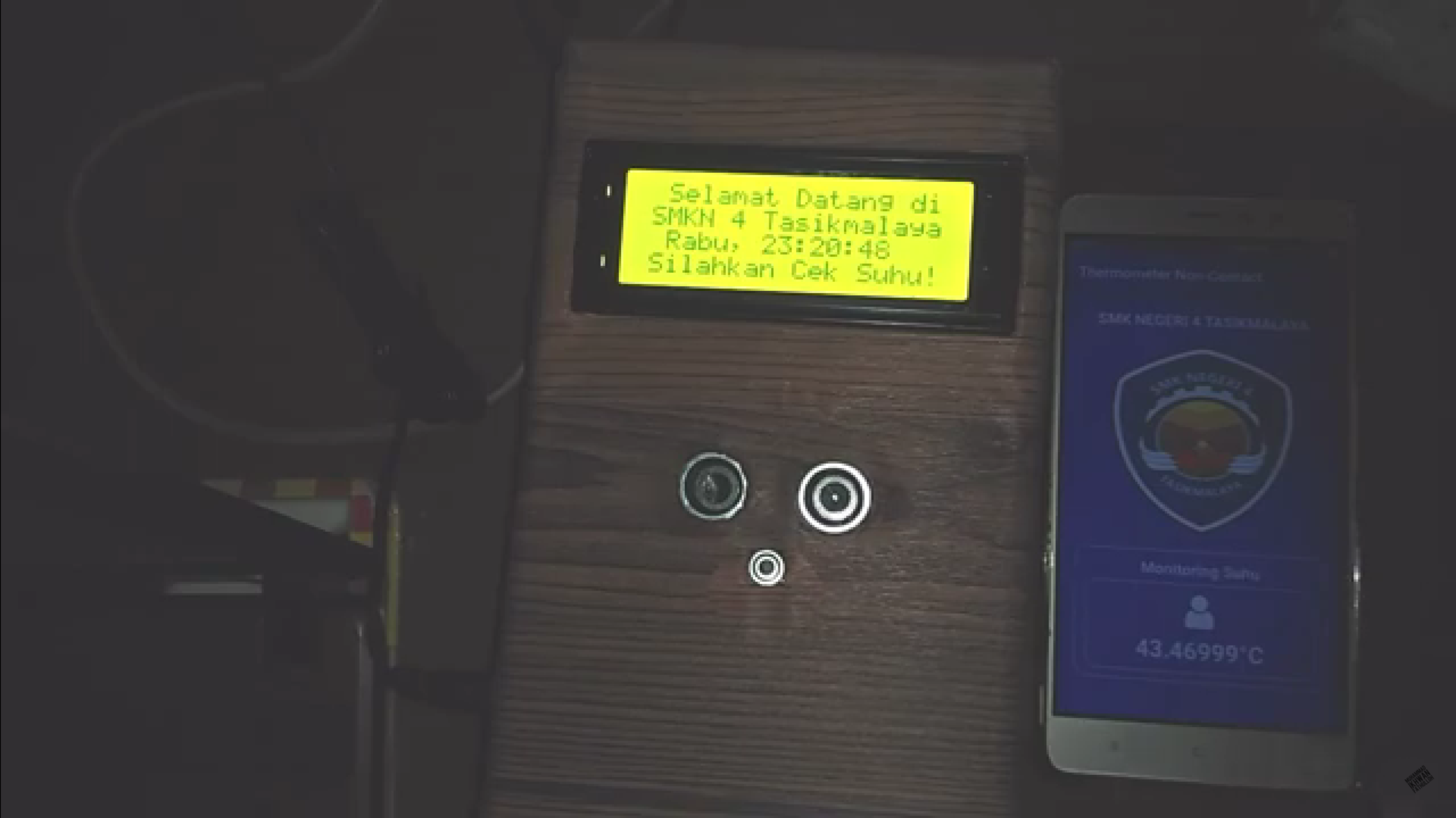 Thermometer Non-Contact dengan ESP8266 dan MLX90614 Berbasis Internet of Things